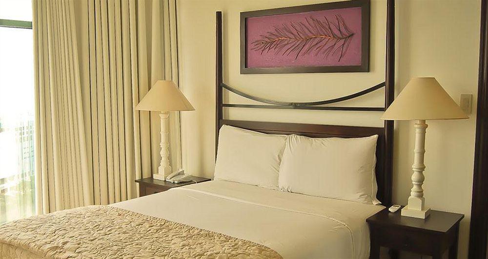 Vivere Hotel And Resorts Muntinlupa City Exterior foto
